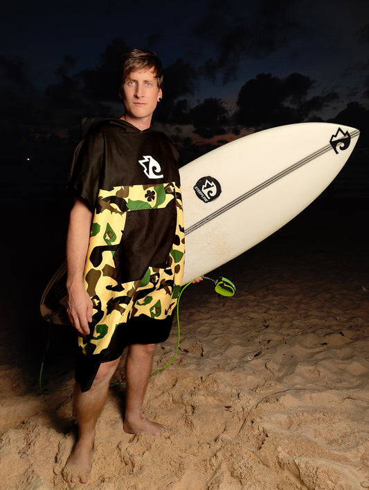 Men’s Camo Surf Poncho - Stylish and Functional Beach Changing Robe